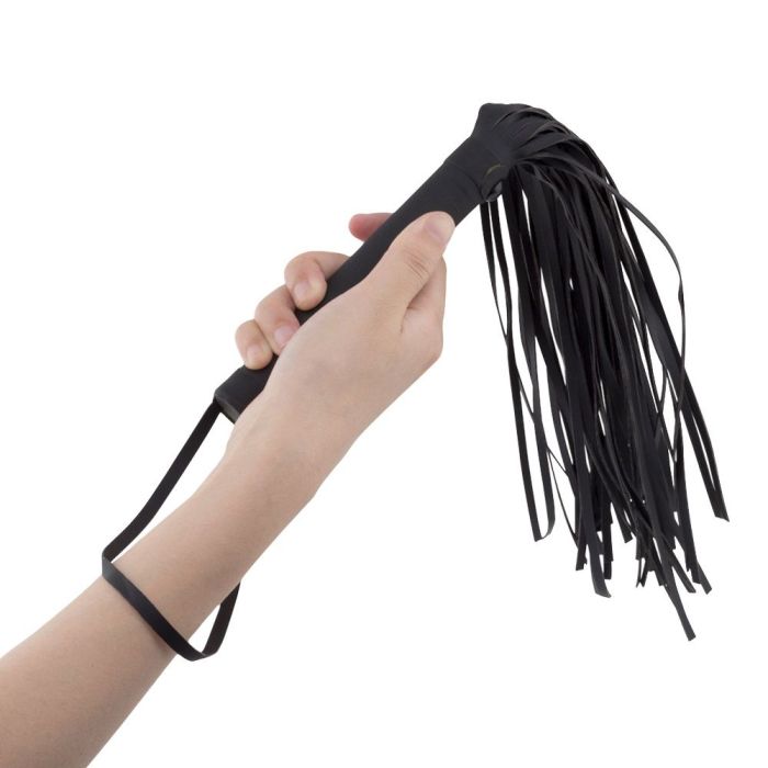 Svirpende flogger i læderlook